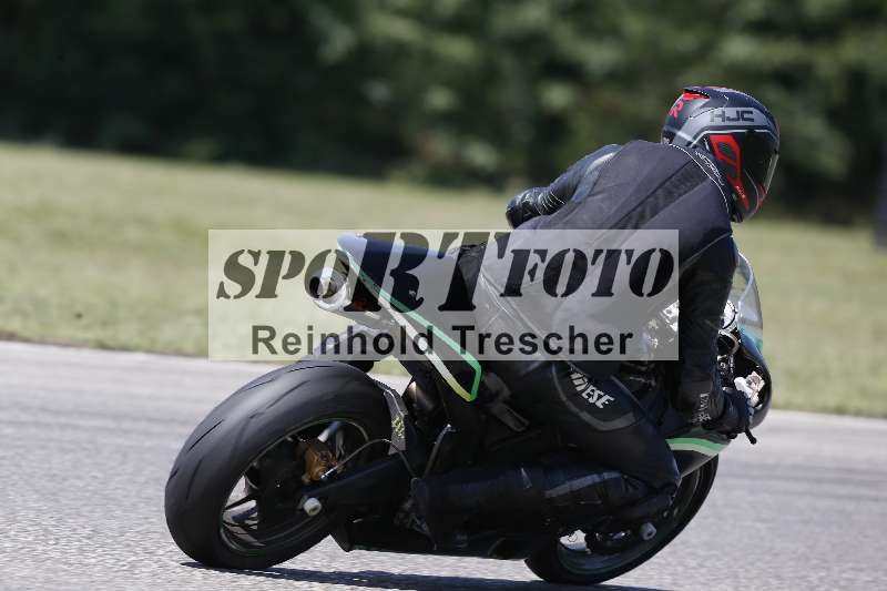 /44 09.08.2025 Plüss Moto Sport ADR/Freies Fahren/backside
